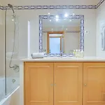 Apartamento Lovely 2bd 500m Ac Wi-fi Pool Balcony Albufeira