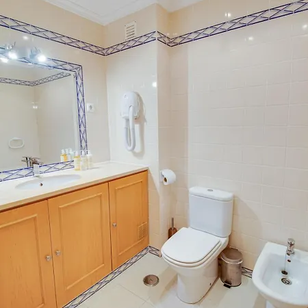 Lovely 2bd 500m Ac Wi-fi Pool Balcony * Albufeira