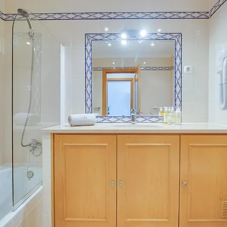 아파트 Lovely 2bd 500m Ac Wi-fi Pool Balcony 알부페이라